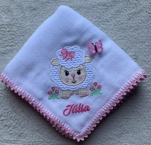 Kit Enxoval Bebê Personalizado Toalha e Fralda de Passeio