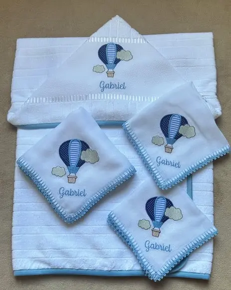 Kit Enxoval Bebê Personalizado Toalha e Fraldas Balão