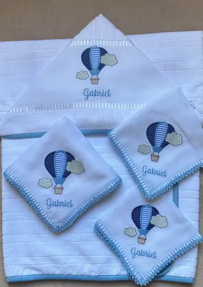 Kit Enxoval Bebê Personalizado Toalha e Fraldas Balão
