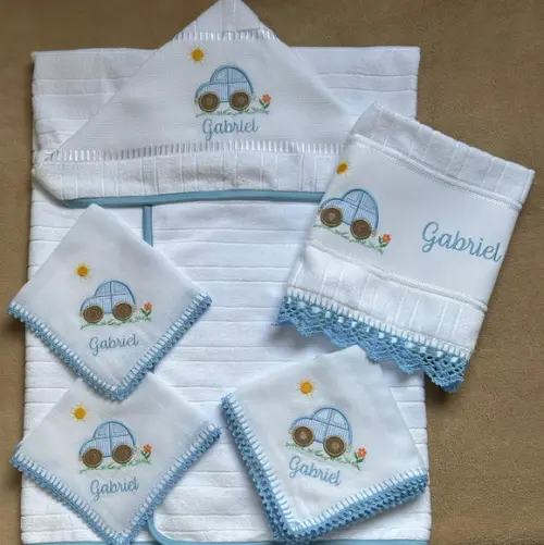 Kit Enxoval para Bebê Toalhas e Fraldas Carrinho