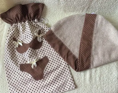 Kit para Viagem Porta Lingerie e Toalha para Cabelo