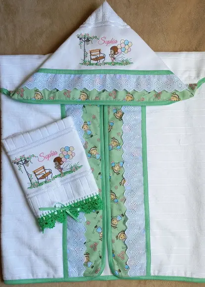 Kit Toalha de Banho e Toalha de Mão Menina e Balões