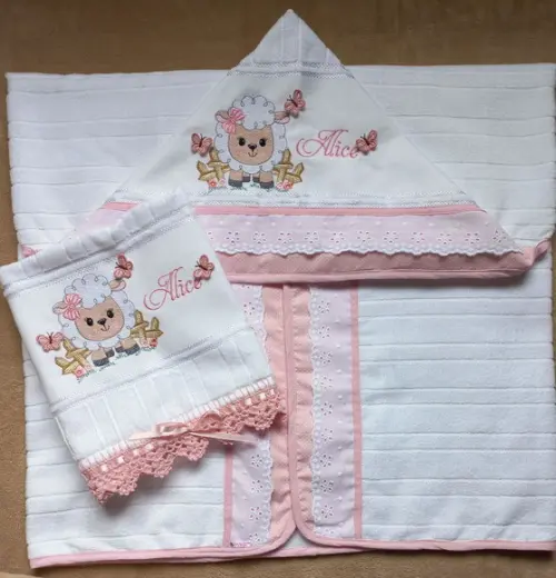 Kit Toalhas de Banho e de Mão Ovelhinha e Borboletas