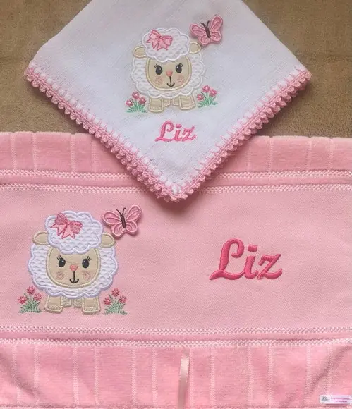 Kit Toalhinha e Fralda de Boca Ovelhinha Menina