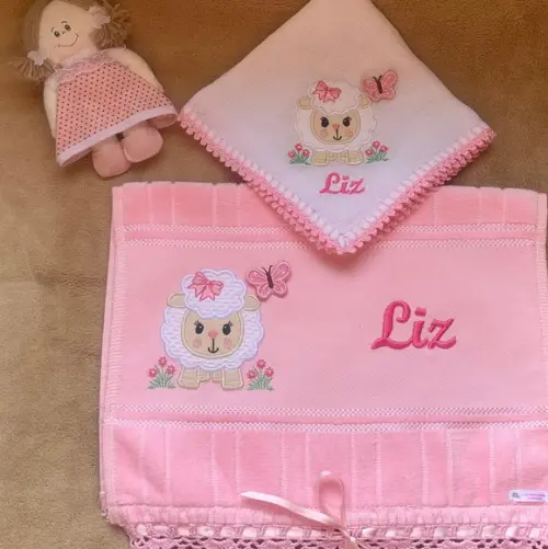 Kit Toalhinha e Fralda de Boca Ovelhinha Menina