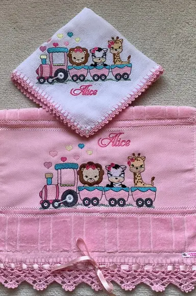 Kit Toalhinha e Fraldas de Boca e Passeio Safari Trem Menina