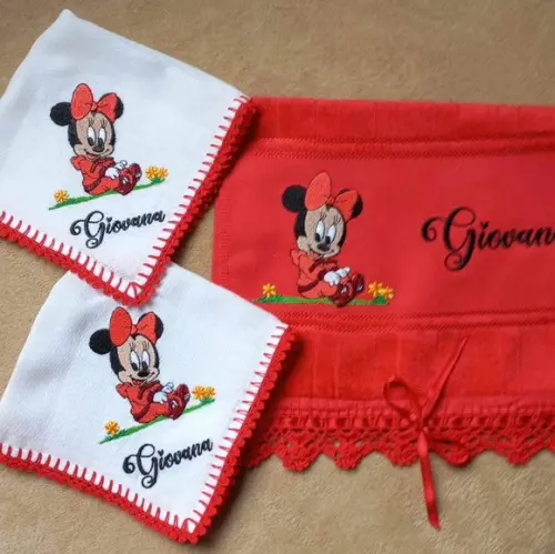 Kit Toalhinha e Fraldas de Boca Minnie