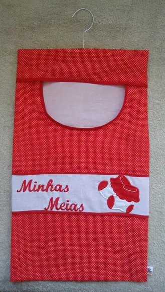 Porta Meias Infantil Vermelho de Poás Branco