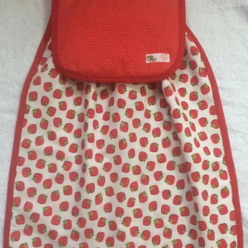 Puxa Saco De Patchwork Branco Com Morangos Vermelhos