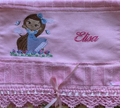 Toalha Bordada Princesinha