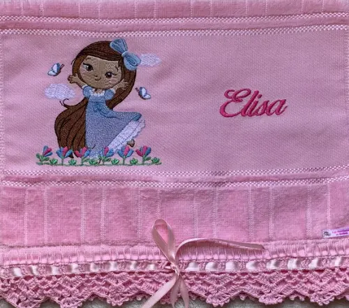 Toalha Bordada Princesinha
