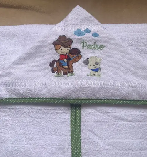 Toalha de Banho Bordada com Capuz Cowboy