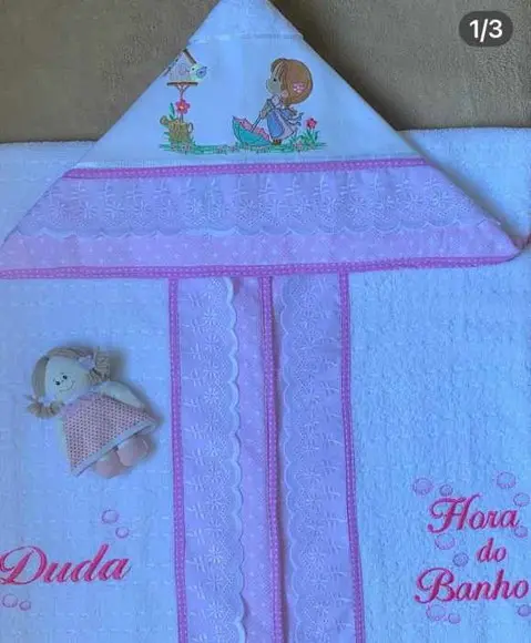 Toalha de Banho Bordada com Capuz Menina e o Guarda Chuva