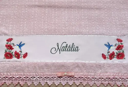 Toalha de Banho Bordada Feminina Beija Flor