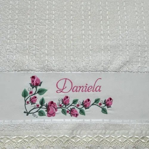 Toalha de Banho Bordada Rosas