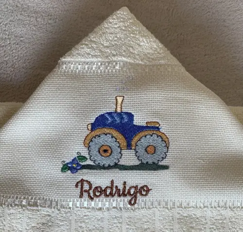 Toalha de Banho com Capuz Bordada Trator