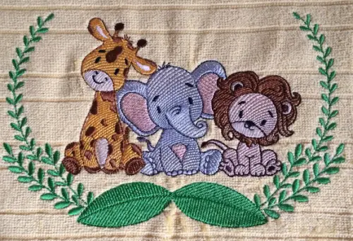 Toalha de Banho Infantil Bordada