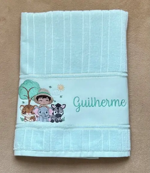Toalha de Banho Infantil Bordada Menino