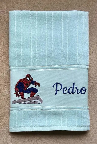 Toalha de Banho Infantil Bordada Menino