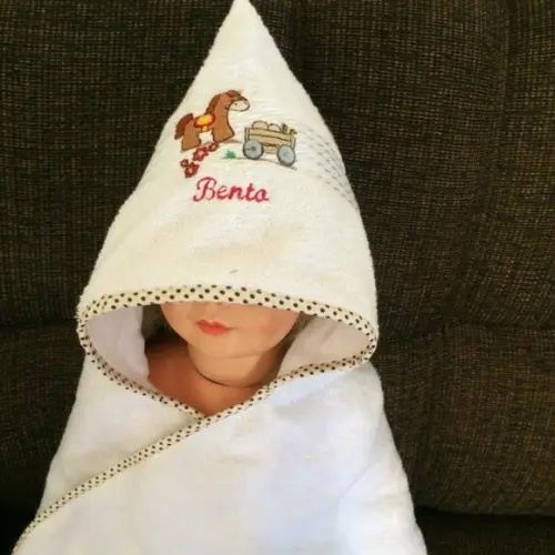 Toalha de Banho Infantil com Capuz Bordada