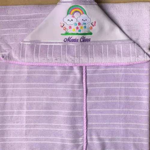 Toalha de Banho Infantil com Capuz Bordada Chuva de Amor