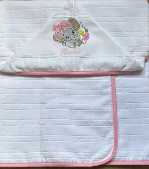 Toalha de Banho Infantil com Capuz Bordada Elefantinha