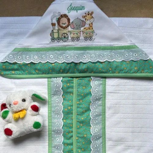 Toalha de Banho Infantil com Capuz Safari no Trem