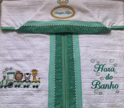 Toalha de Banho Infantil com Capuz Safari no Trem Verde