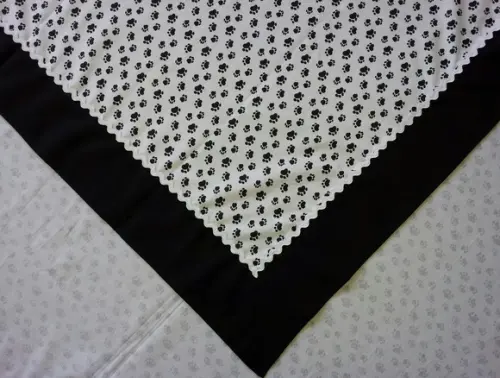 Toalha de Mesa Quadrada com Barrado