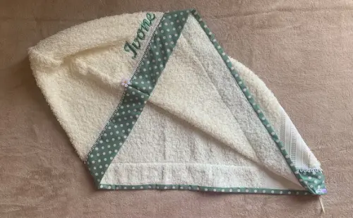 Toalha Para Cabelo Bordada E Personalizada