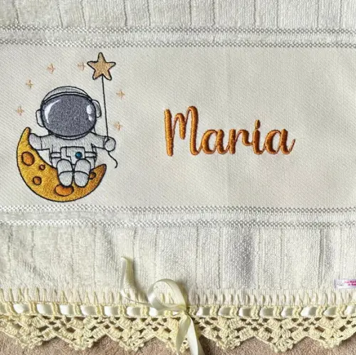 Toalhinha Bordada Astronauta