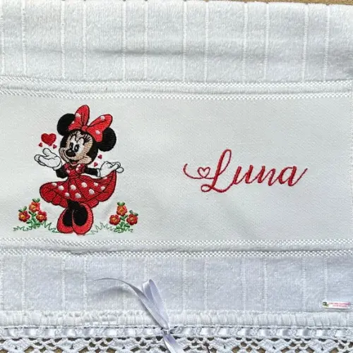 Toalhinha Bordada Minnie