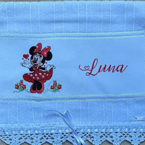 Toalhinha Bordada Minnie