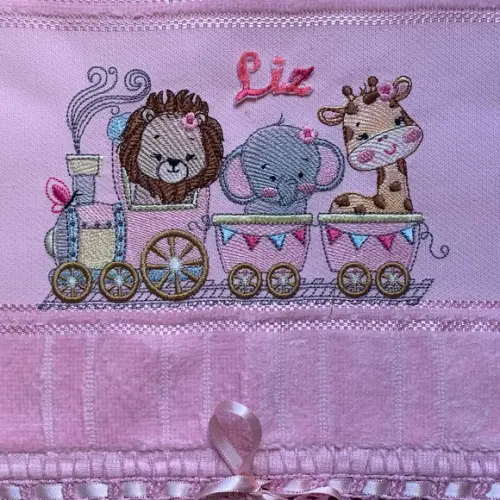 Toalhinha Bordada Safari no Trem Menina