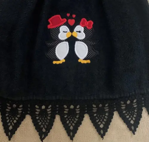 Bate Mão Bordado Pinguins