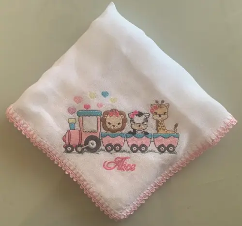 Fralda de Passeio Bordada Personalizada Safari Menina
