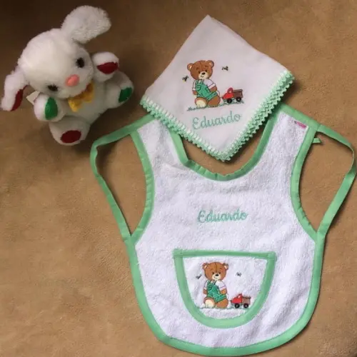 Kit Babador de Vestir e Fralda de Boca Ursinho