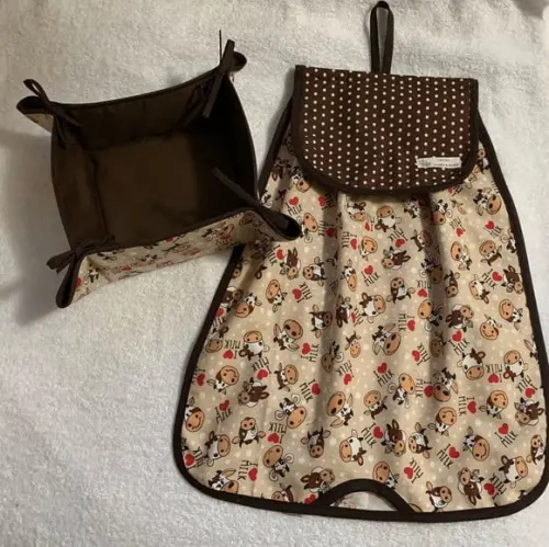 Kit Cesta e Puxa Saco de Patchwork Vaquinhas