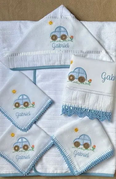 Kit Enxoval para Bebê Toalhas e Fraldas Carrinho
