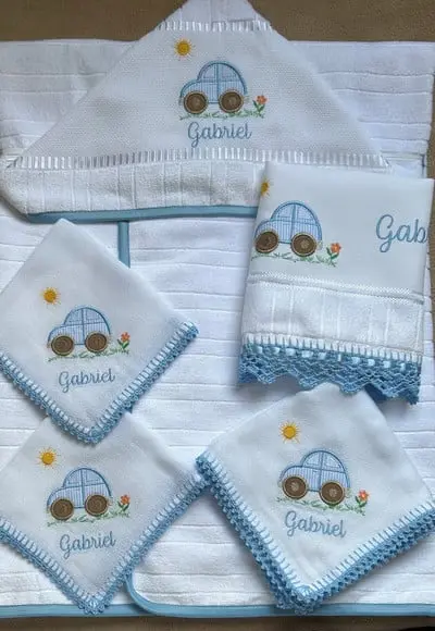 Kit Enxoval para Bebê Toalhas e Fraldas Carrinho