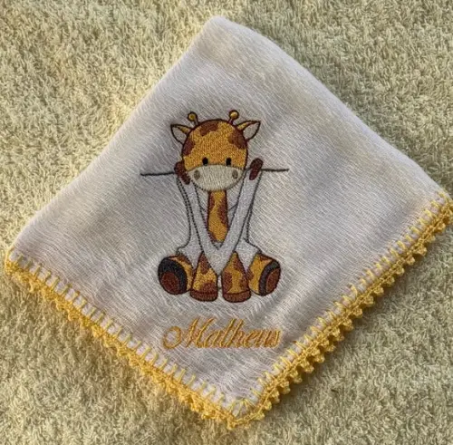 Kit para Bebê Personalizado Bordado Girafinha