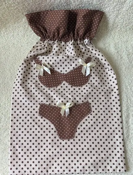 Kit para Viagem Porta Lingerie e Toalha para Cabelo