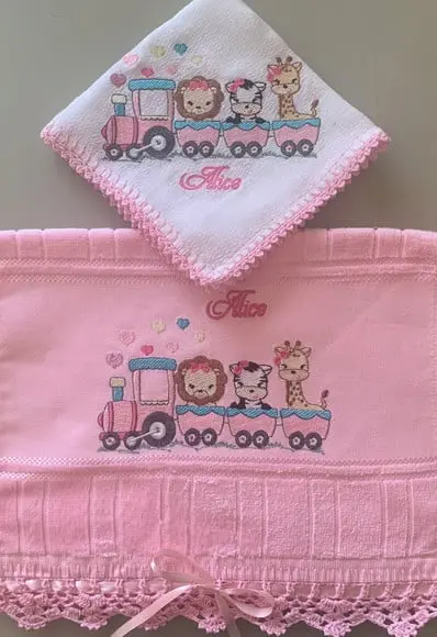 Kit Toalhinha e Fraldas de Boca e Passeio Safari Trem Menina