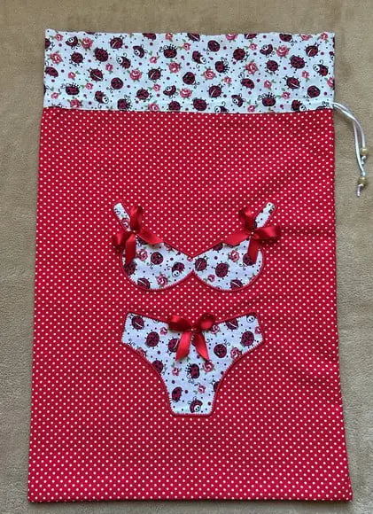 Porta Lingerie Grande para Viagem Poás Vermelho