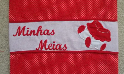 Porta Meias Infantil Vermelho de Poás Branco