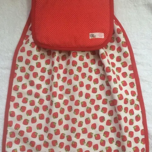 Puxa Saco De Patchwork Branco Com Morangos Vermelhos