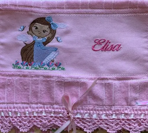 Toalha Bordada Princesinha