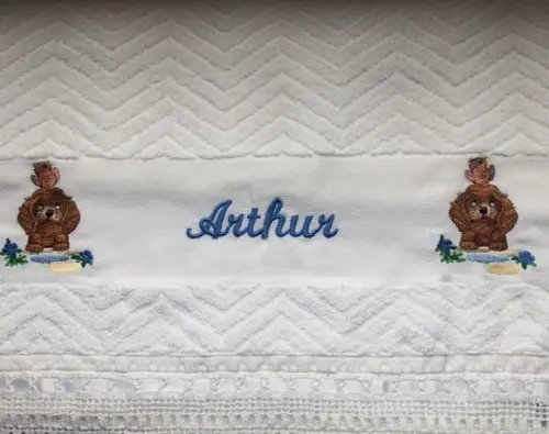 Toalha de Banho Bordada Infantil