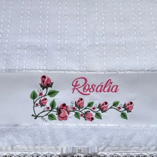 Toalha de Banho Bordada Rosas