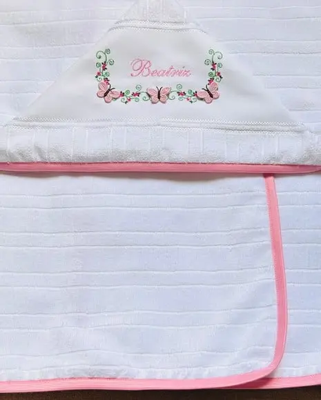 Toalha de Banho com Capuz Bordada Borboletas